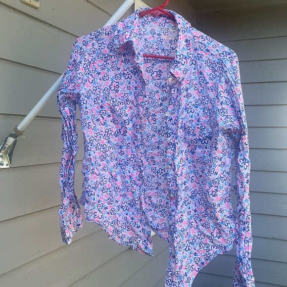 Lilly Pulitzer Tops - Lilly Pulitzer Womens Ditsy print button down size small